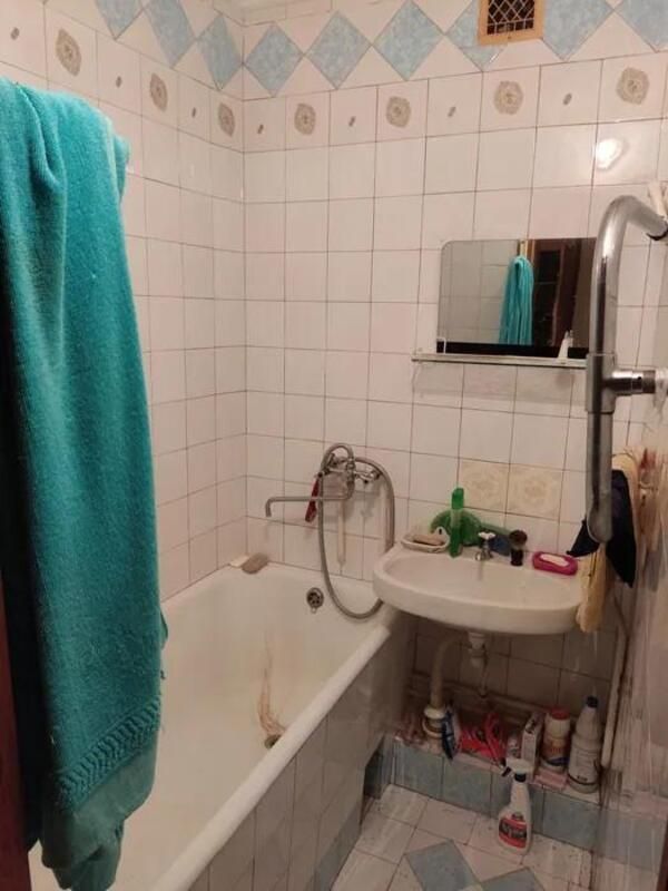 1839877686804563