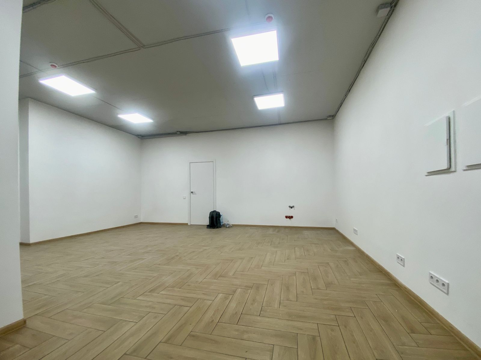 1835467800187566