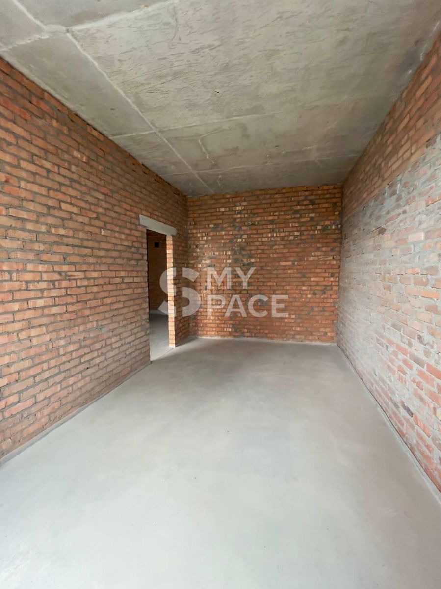 1832644246006567