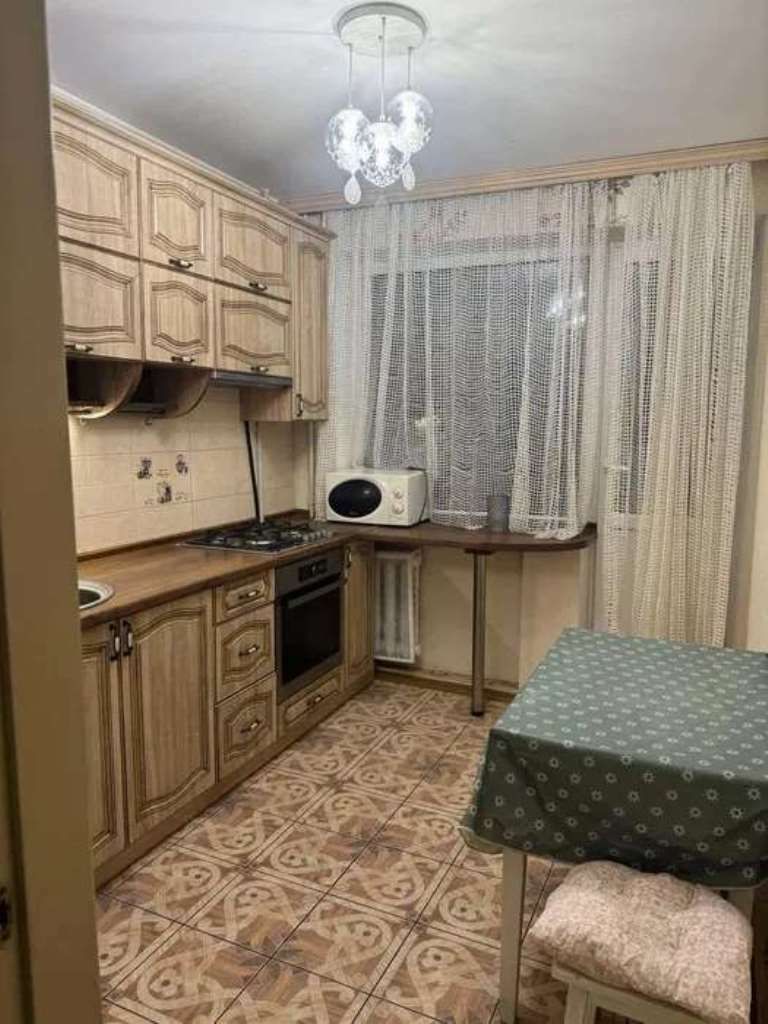 1837702878382567