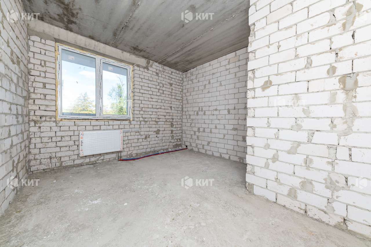 1834818578582568