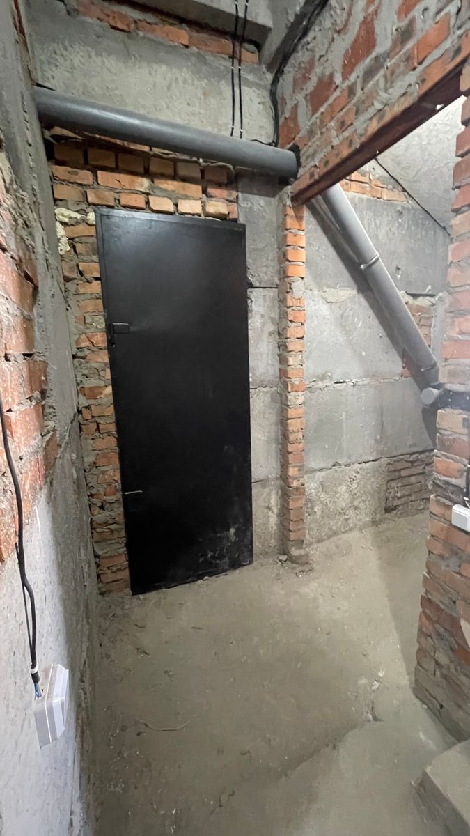 1837345503831568