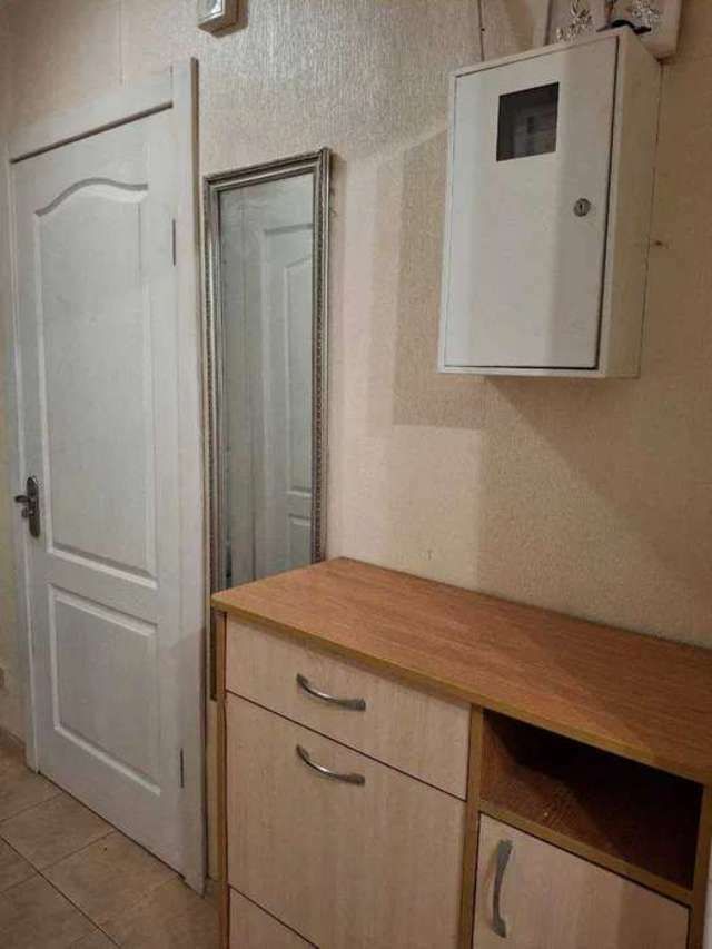 1831366104427569