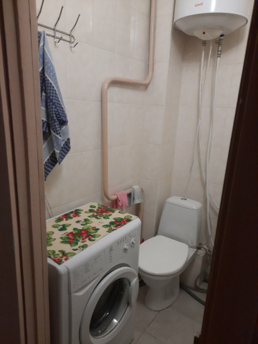 1831622883593569