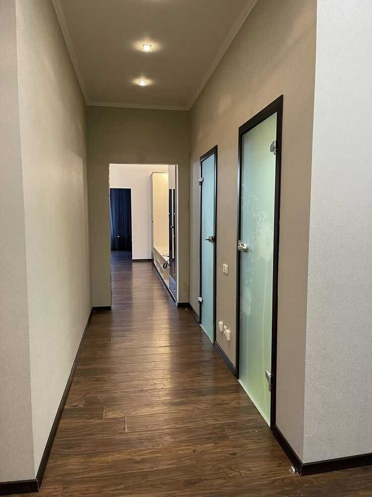 1837627339001569