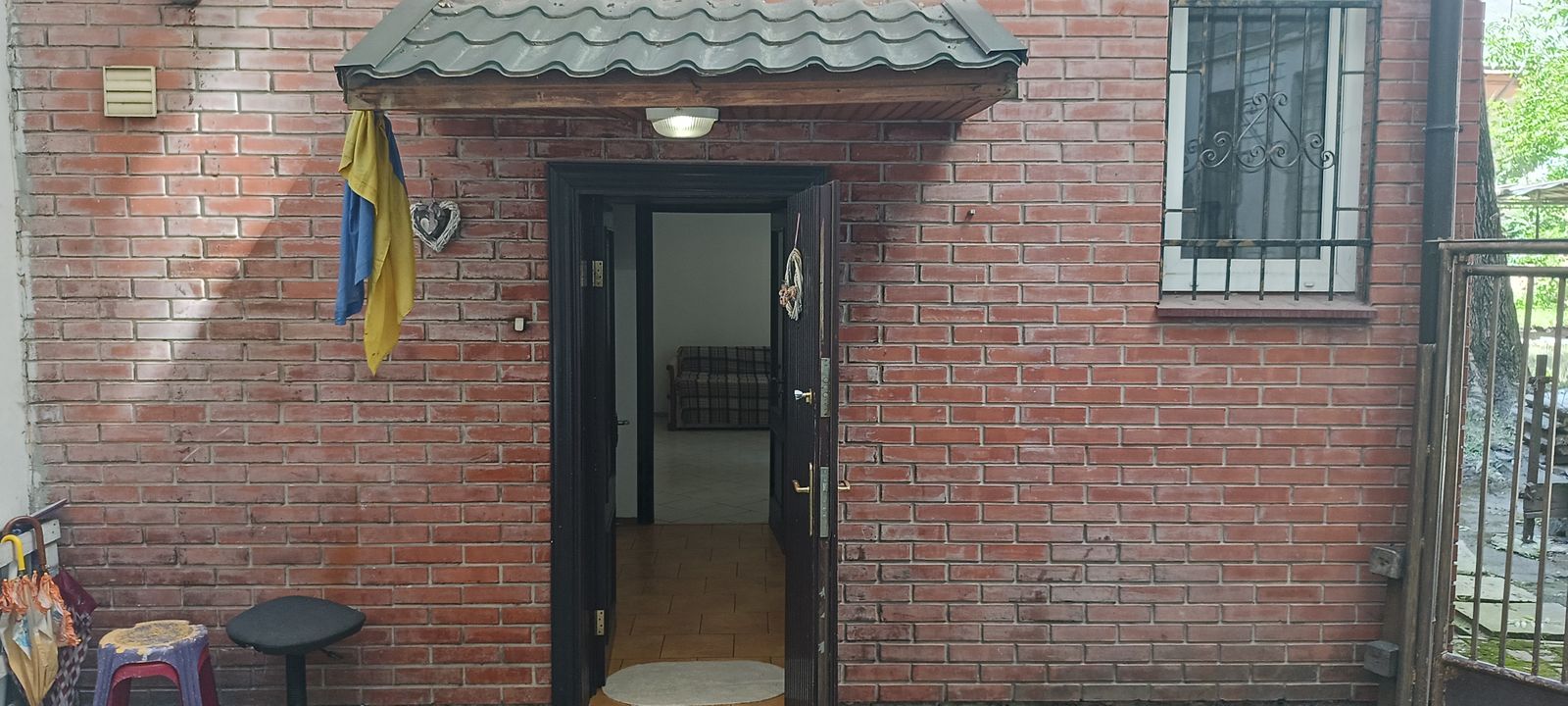1840243393455569