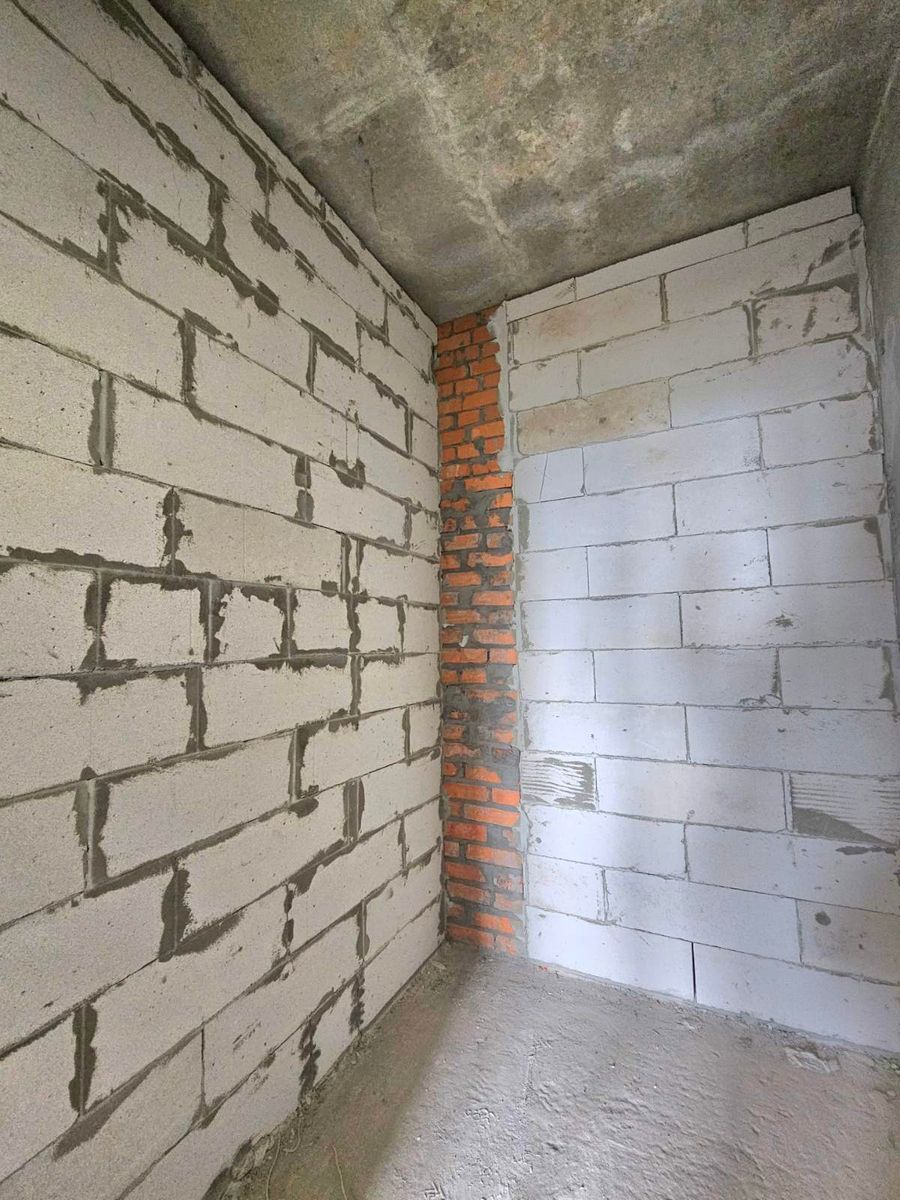 1838716921009057