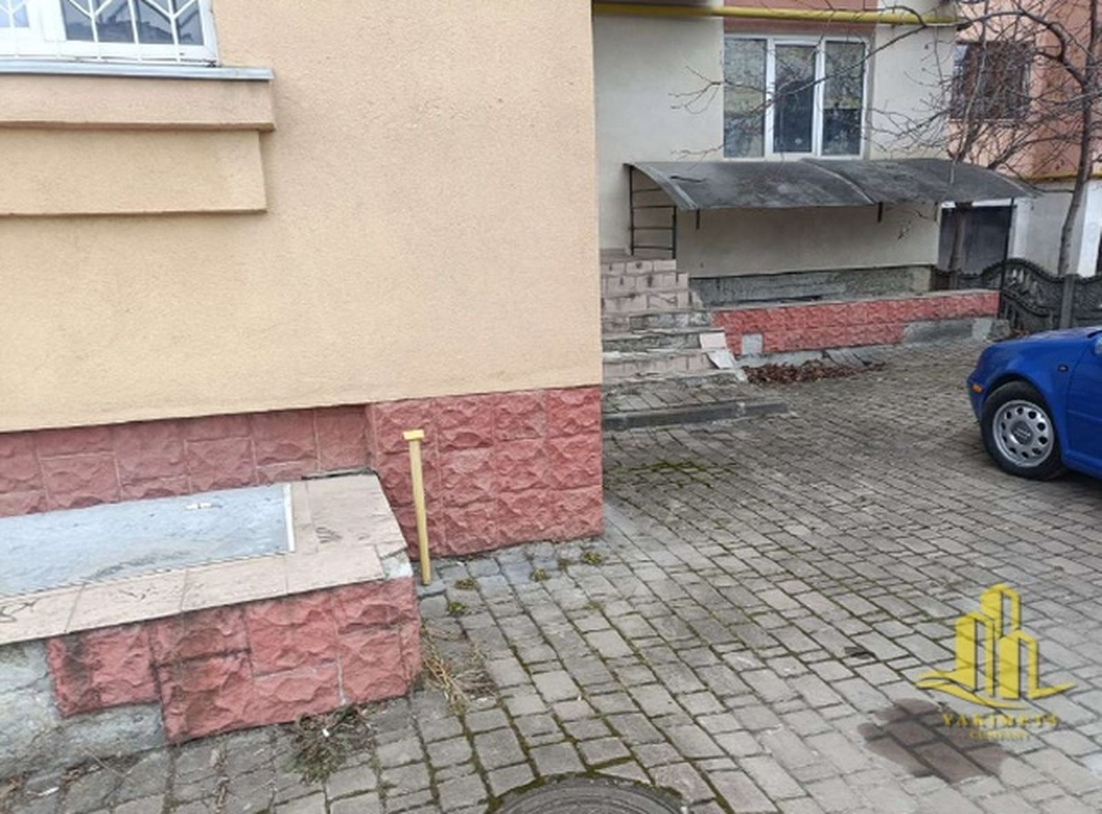 1832719922658570
