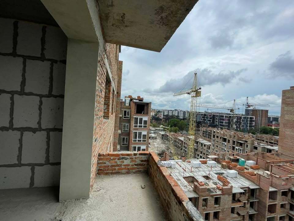 1833544060846570