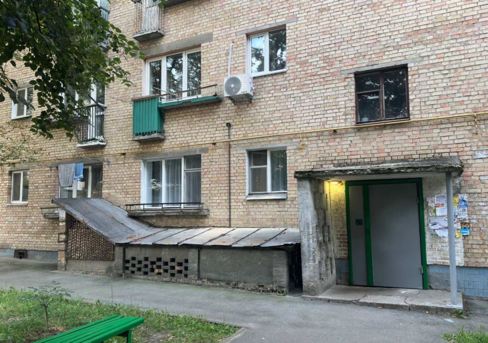 1841045417292570