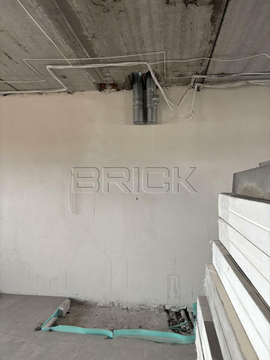 1832643402142571