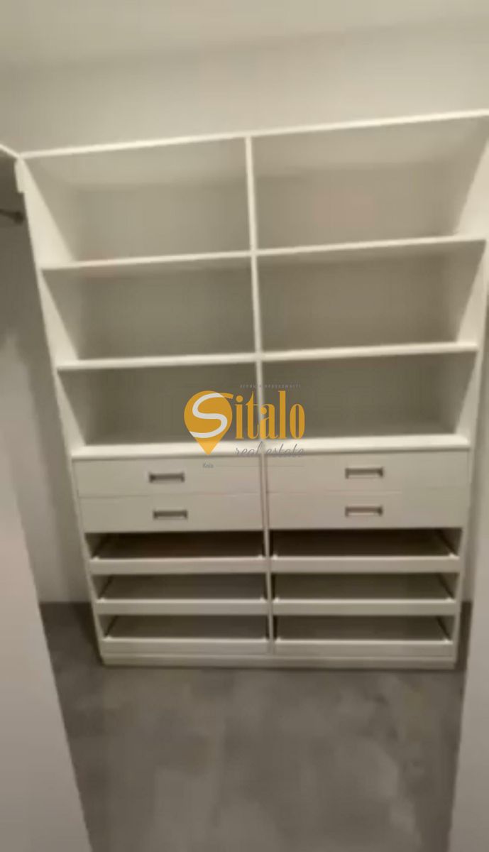 1835349753189571