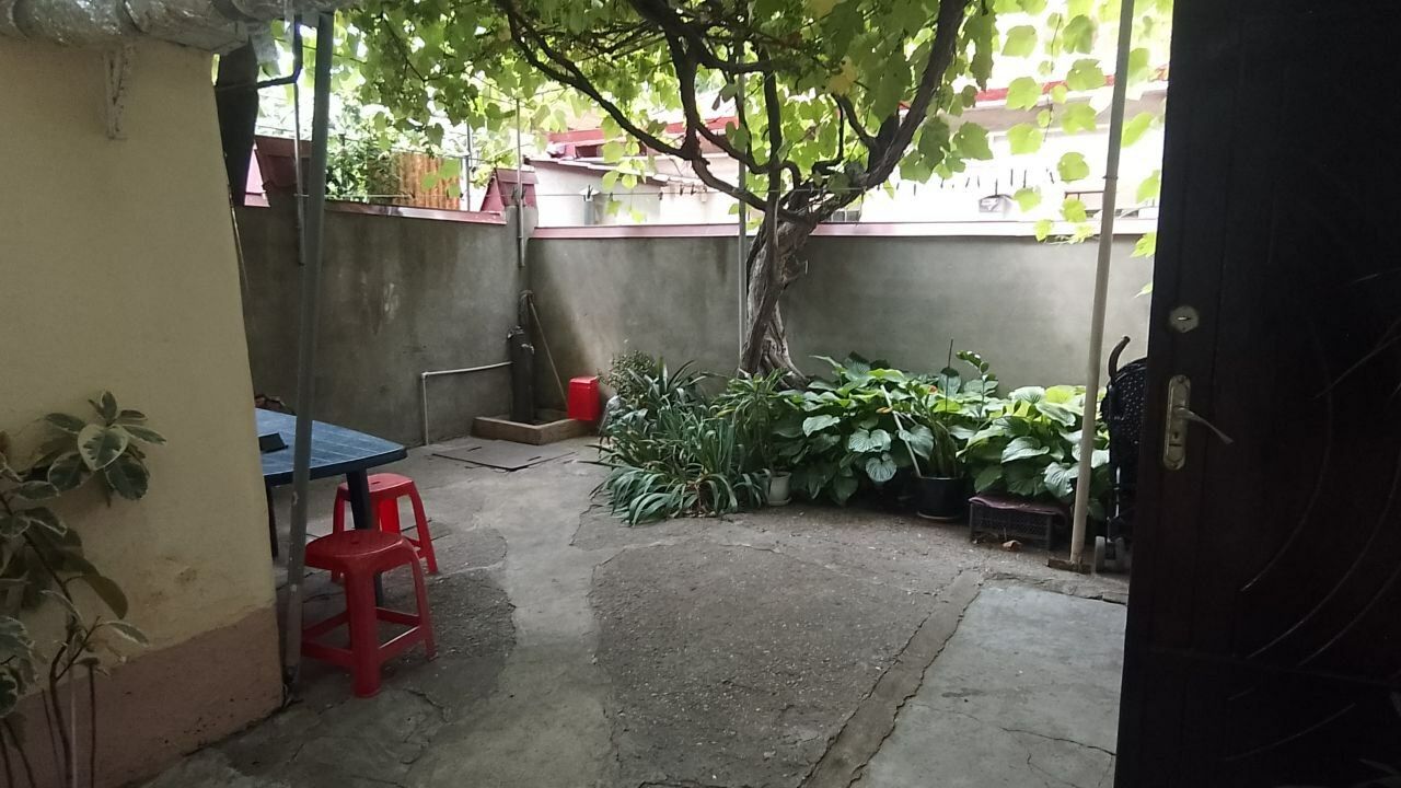1836797065393571