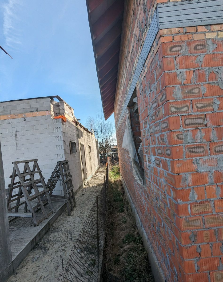 1795790604704572