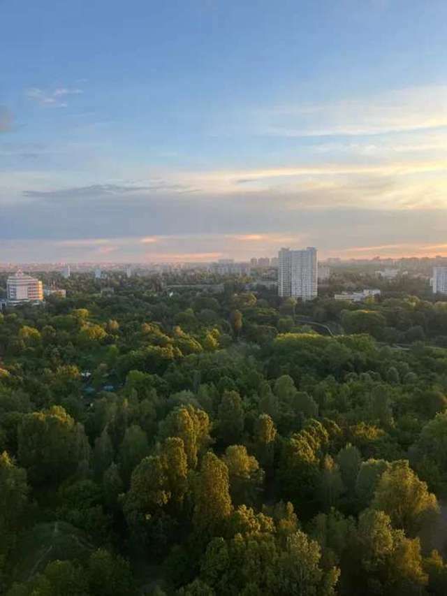 1832625484135572