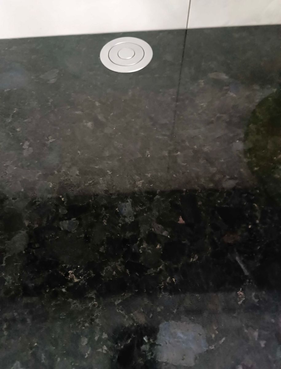 1833574582253572