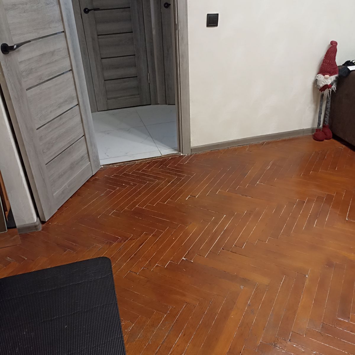 1835983474328573