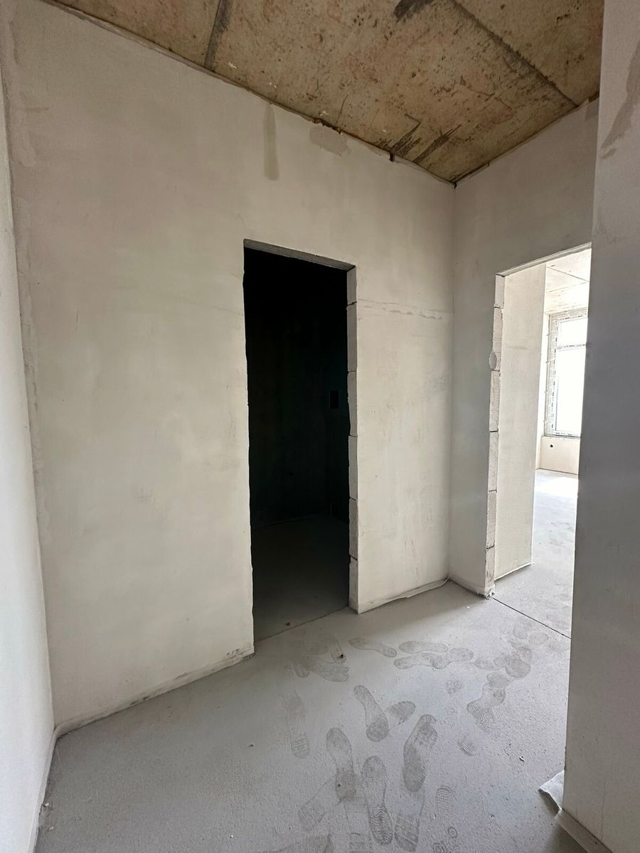 1831454586278574