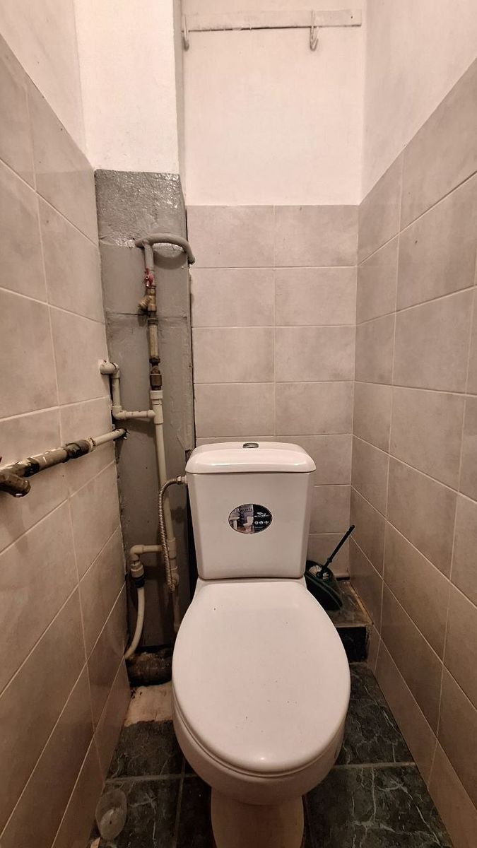 1834537103564574