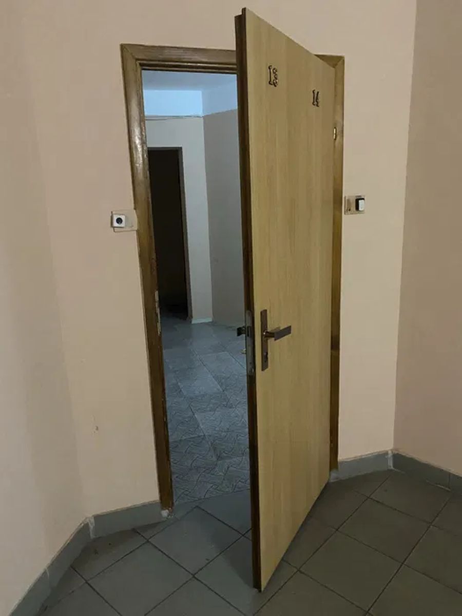 1835884956952574