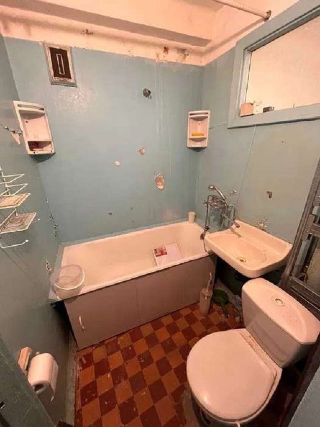 1827744509743575