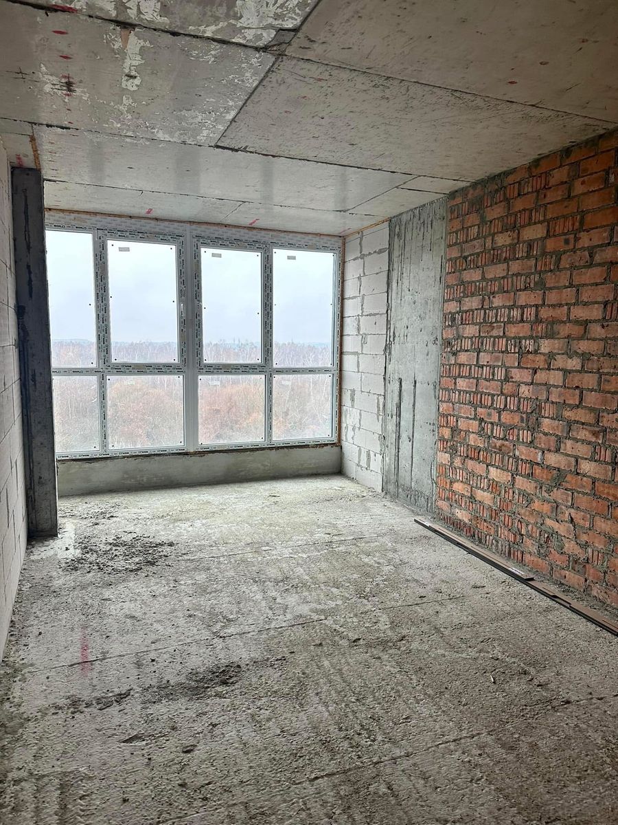 1830829025910575