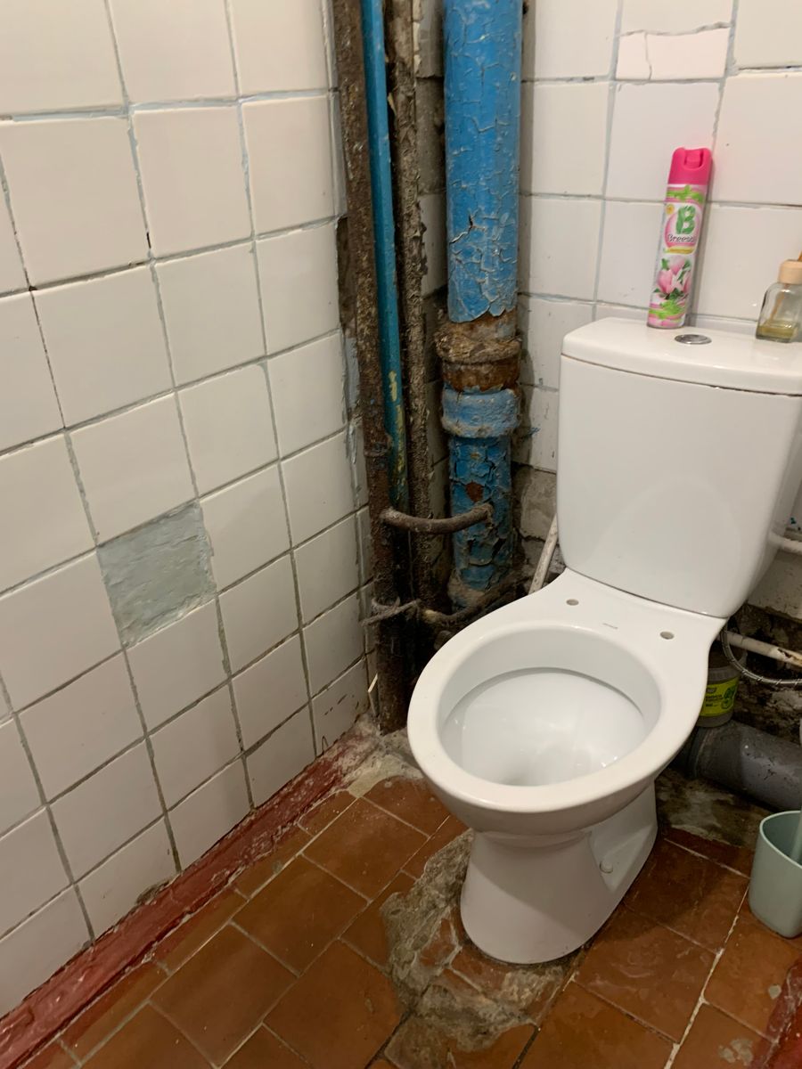 1831552795734576