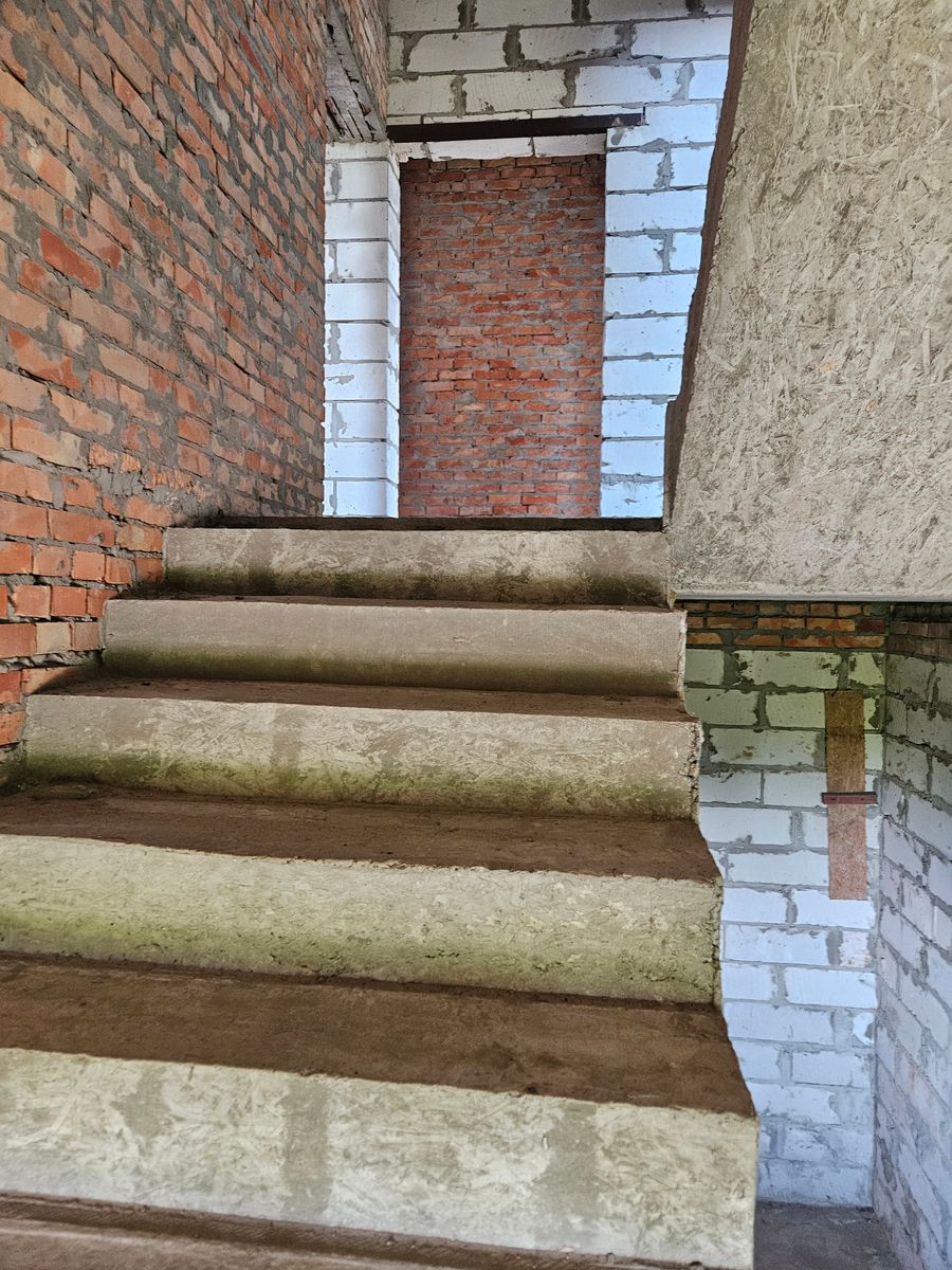 1835343884544576