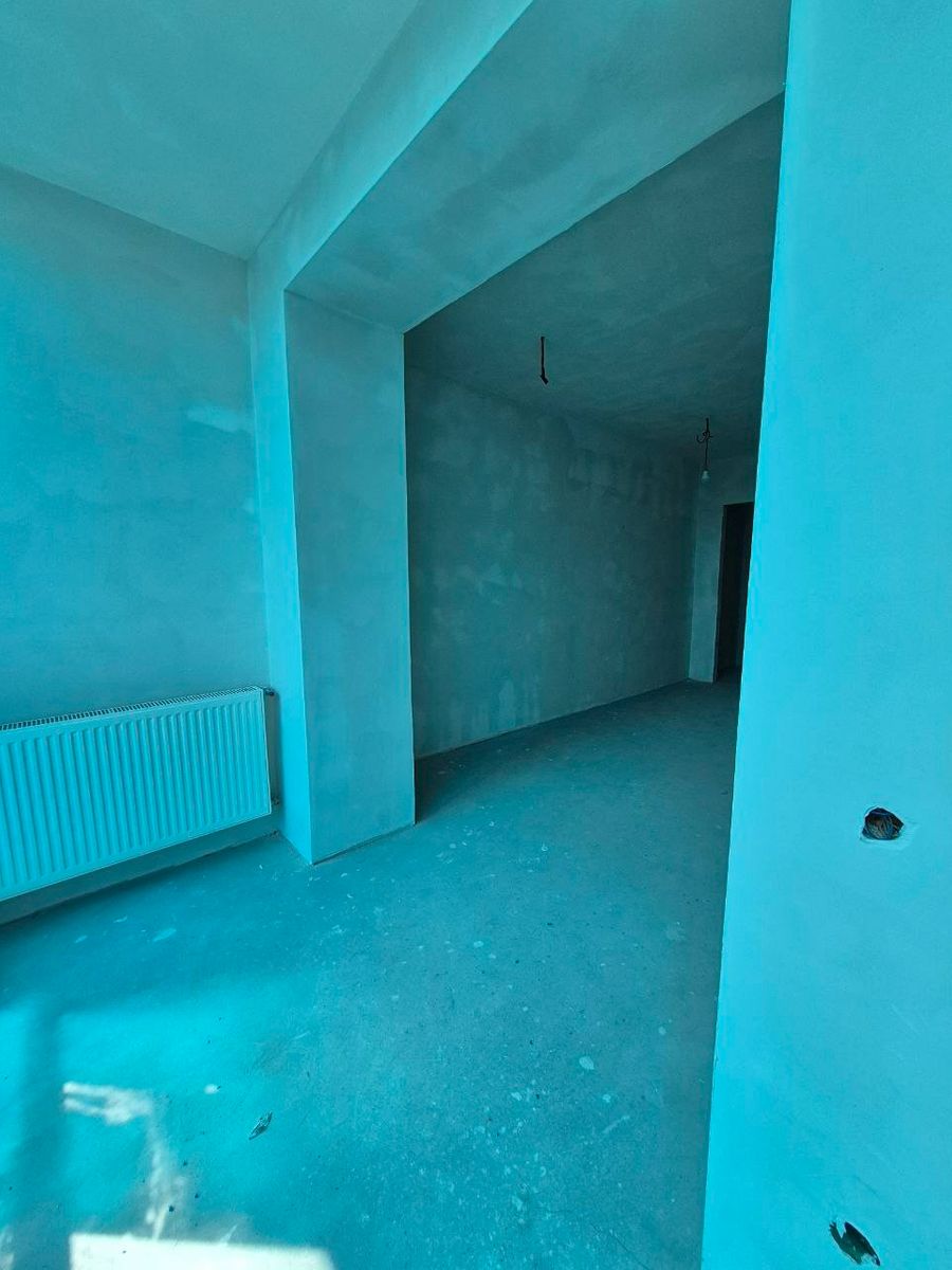1837606673352576