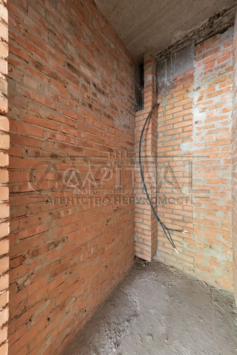 1835184466258577