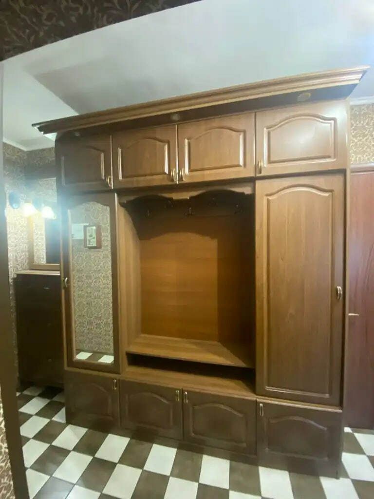 1835366972813577