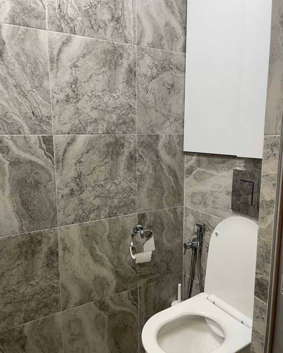 1836380049492577
