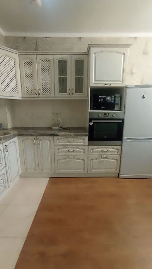 1835983853635578