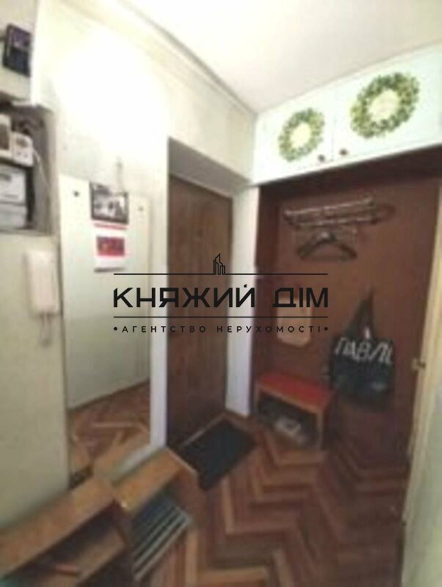 1833171485690579