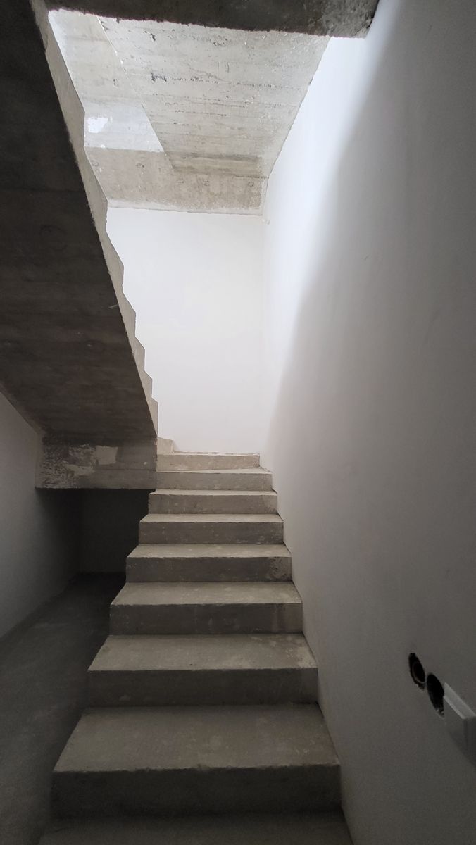 1818601493303058