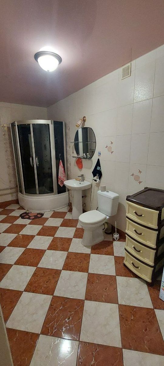 1838256621022581