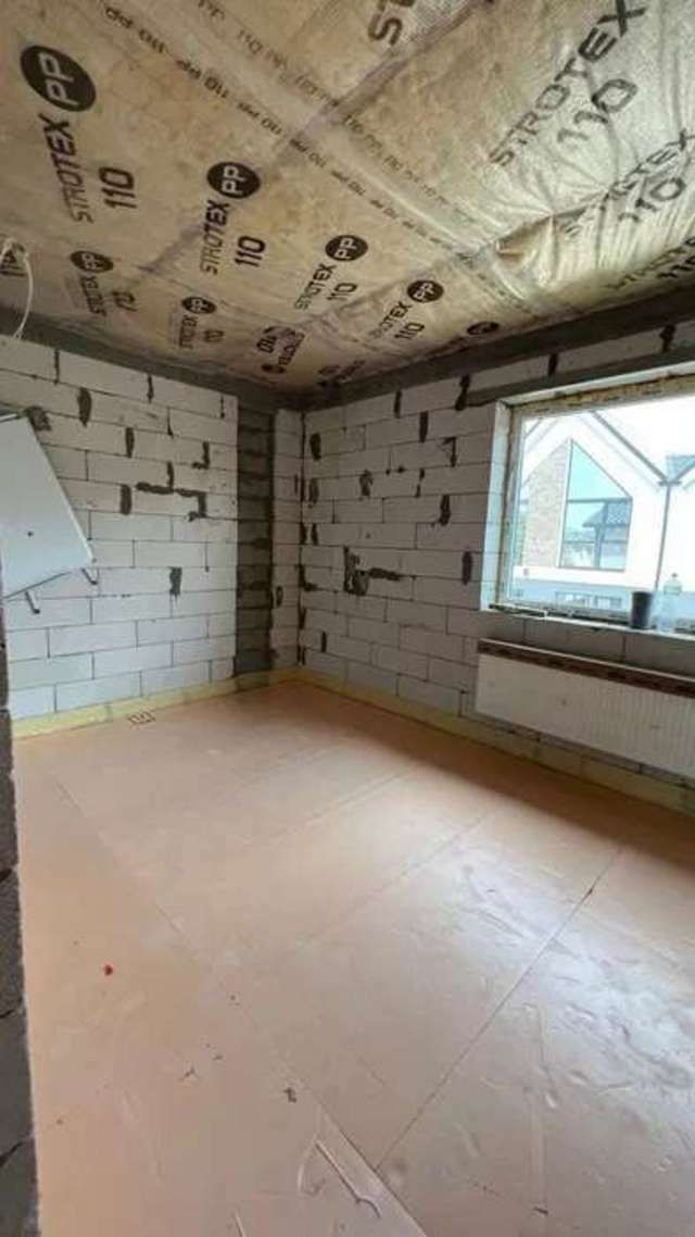 1832629791768583