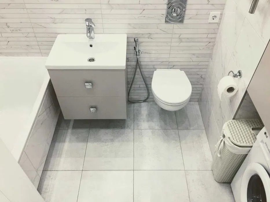 1832095673300584