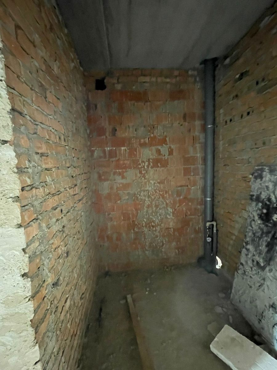 1832543526046584