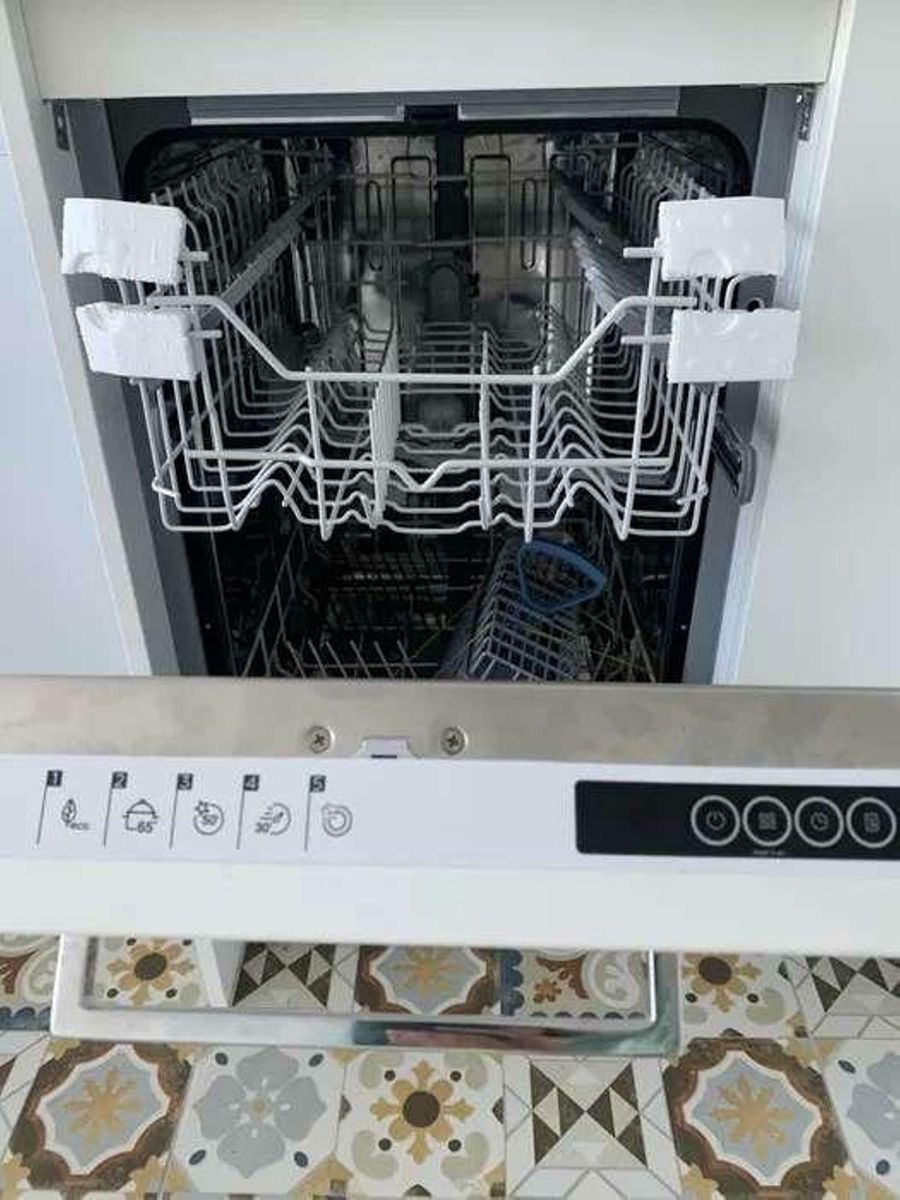 1832719145442585