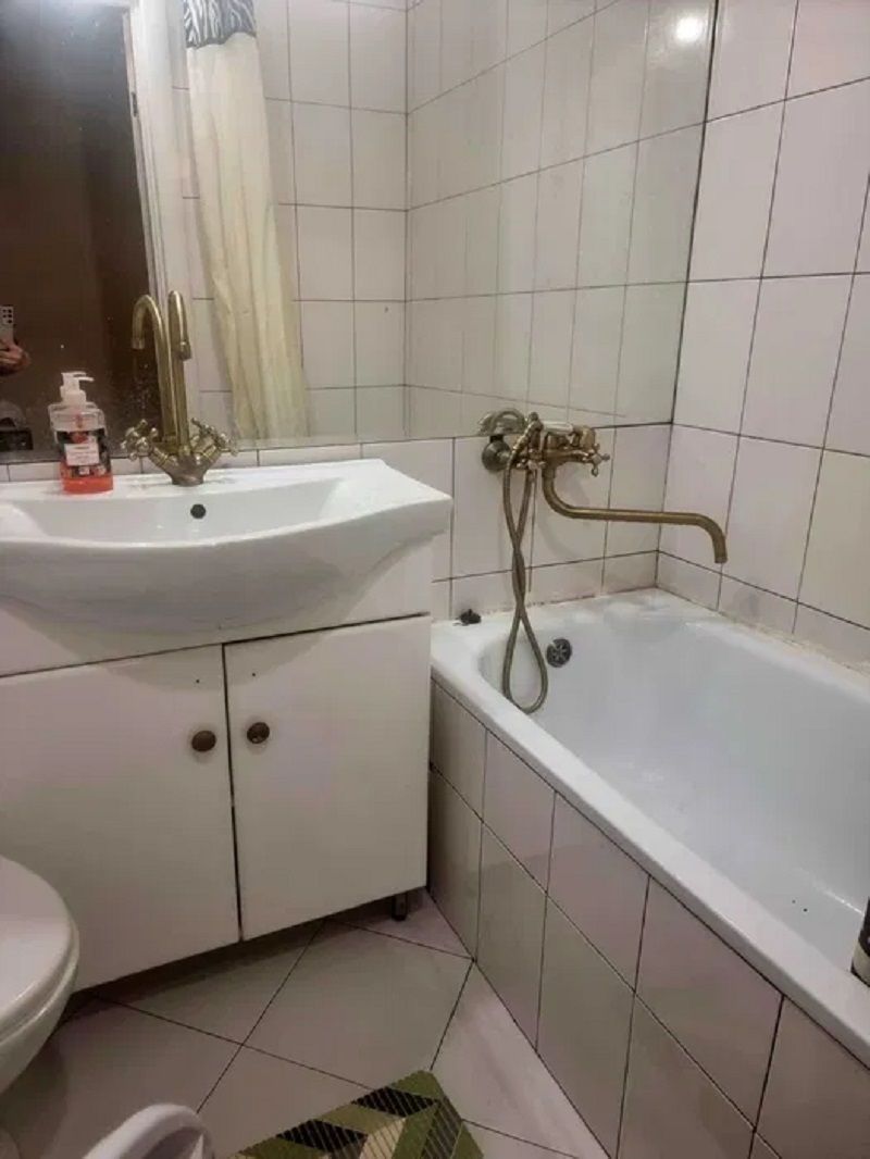 1834975430104585