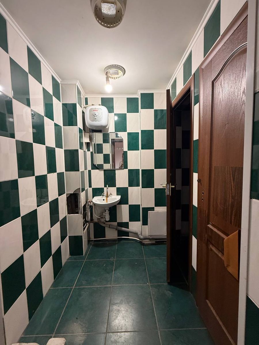 1839615673810587
