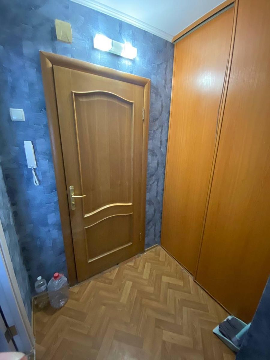 1840593812100587