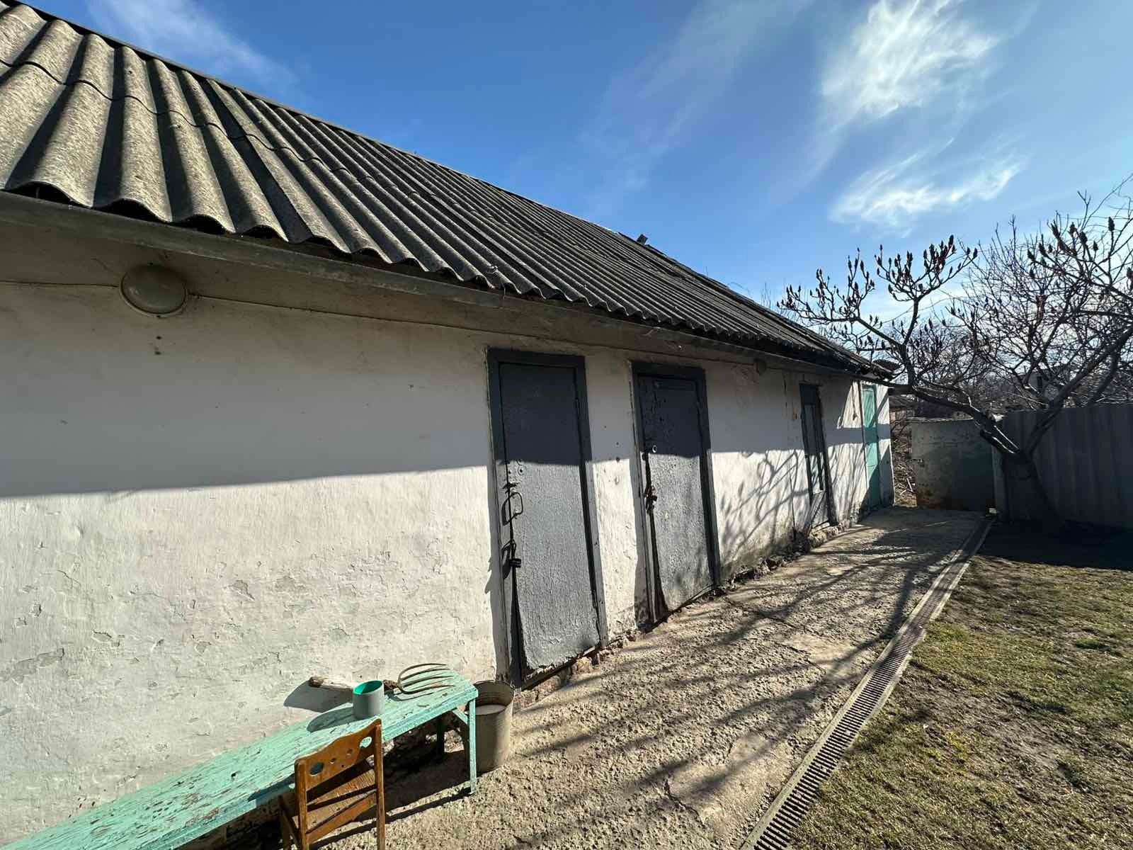 1827555539624588