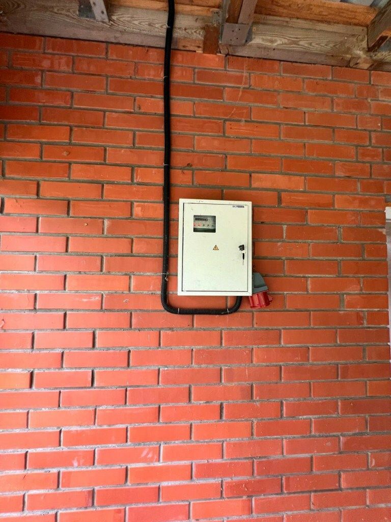 1836981338076588