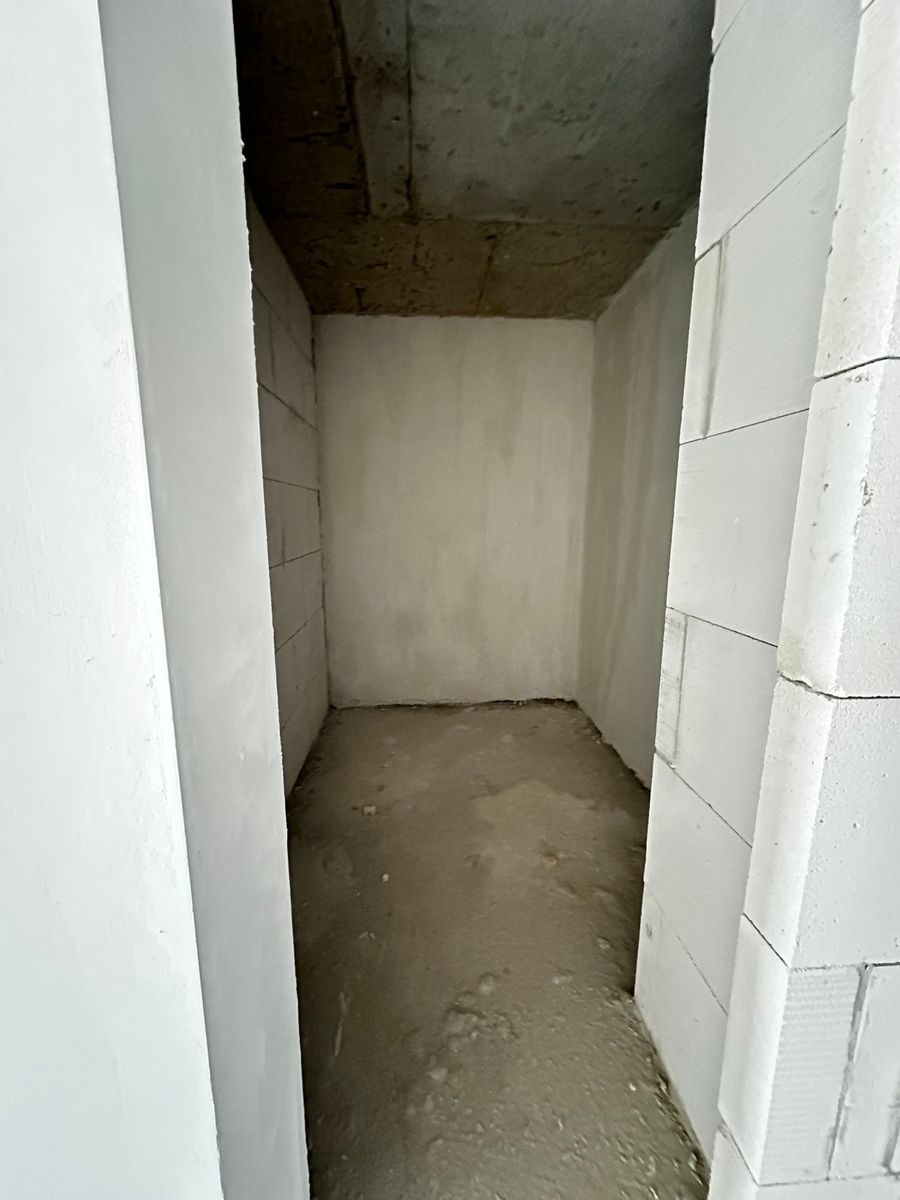 1832824438249589