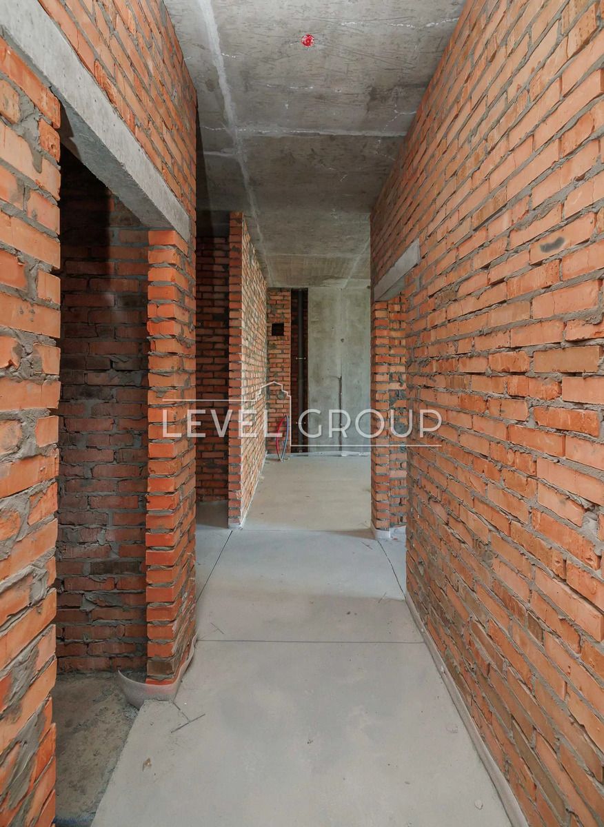 1833527062434589