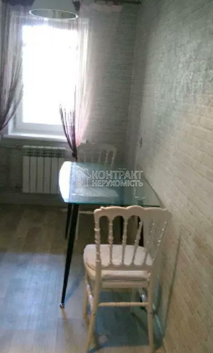 1835270652142589