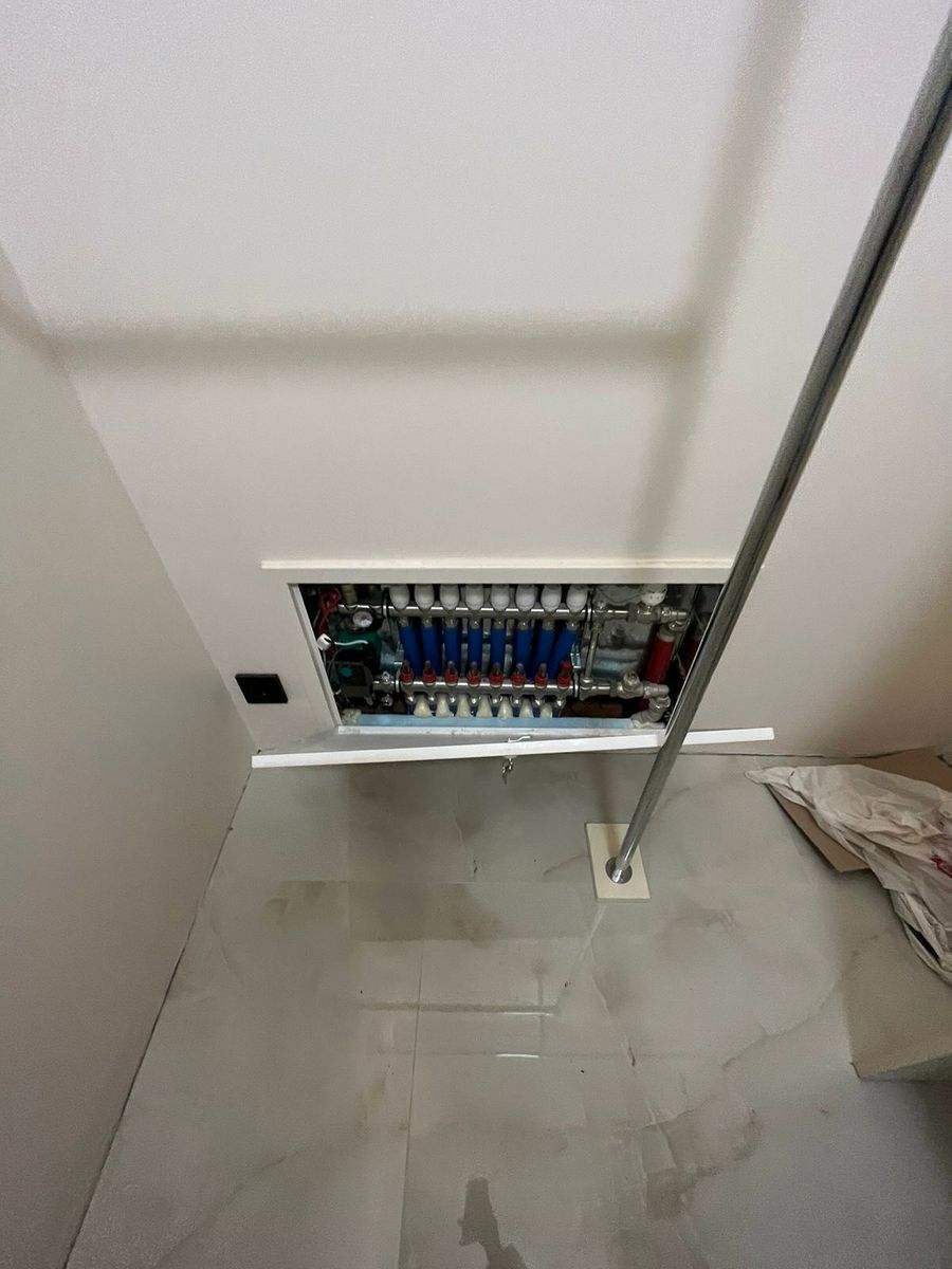 1794235751445059