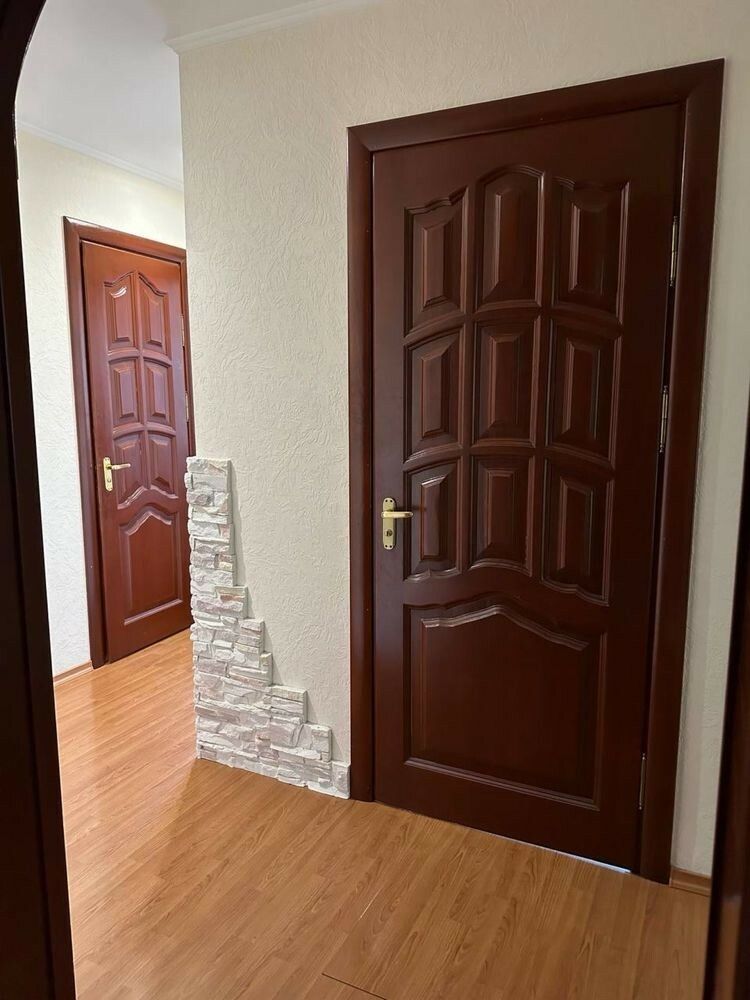 1825055169321059